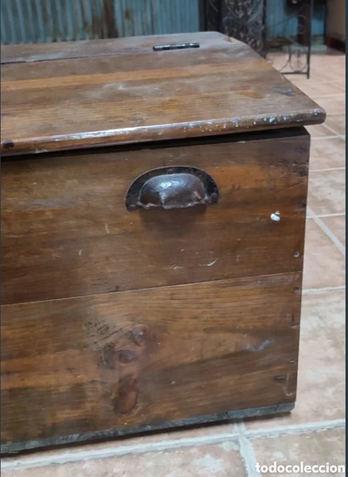 Antig&uuml;edades: Caja de caudales. Cofre de madera r&uacute;stico con asas - Foto 4