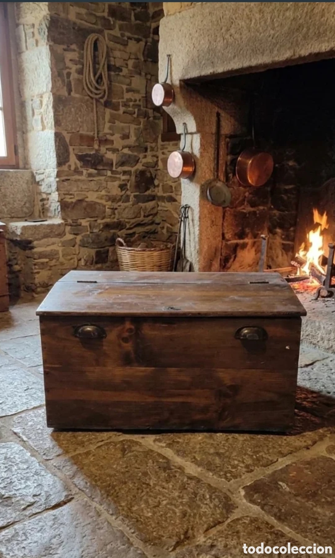 Antig&uuml;edades: Caja de caudales. Cofre de madera r&uacute;stico con asas - Foto 1