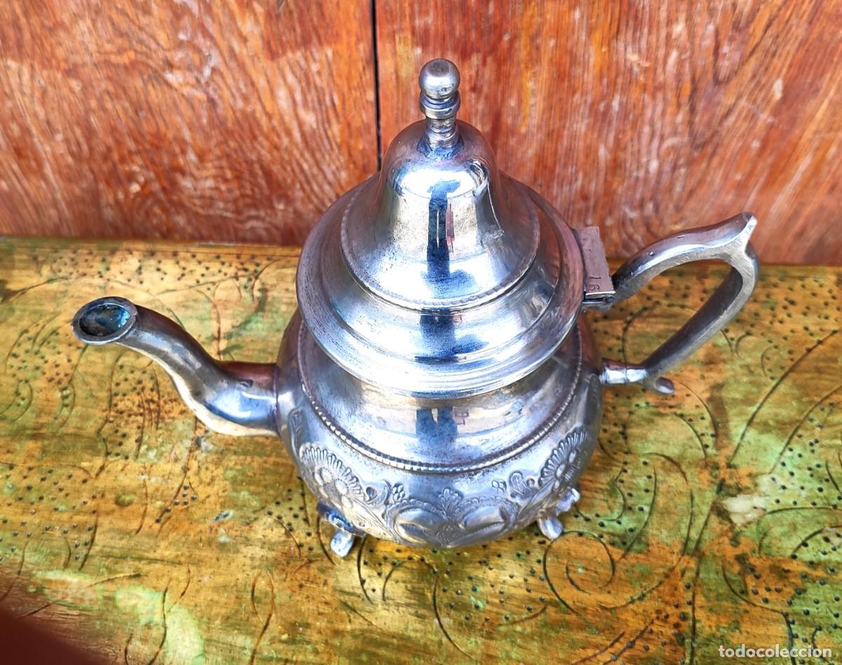 Antig&uuml;edades: Tetera moruna en metal plateado - Foto 2