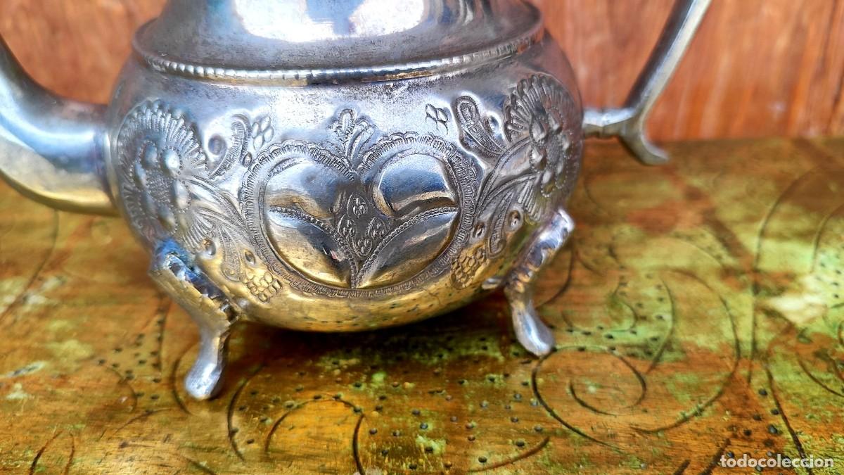 Antig&uuml;edades: Tetera moruna en metal plateado - Foto 6