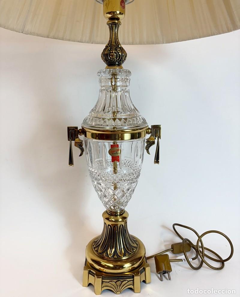 Antig&uuml;edades: L&aacute;mpara de Sobremesa Bronce y Cristal - Foto 2