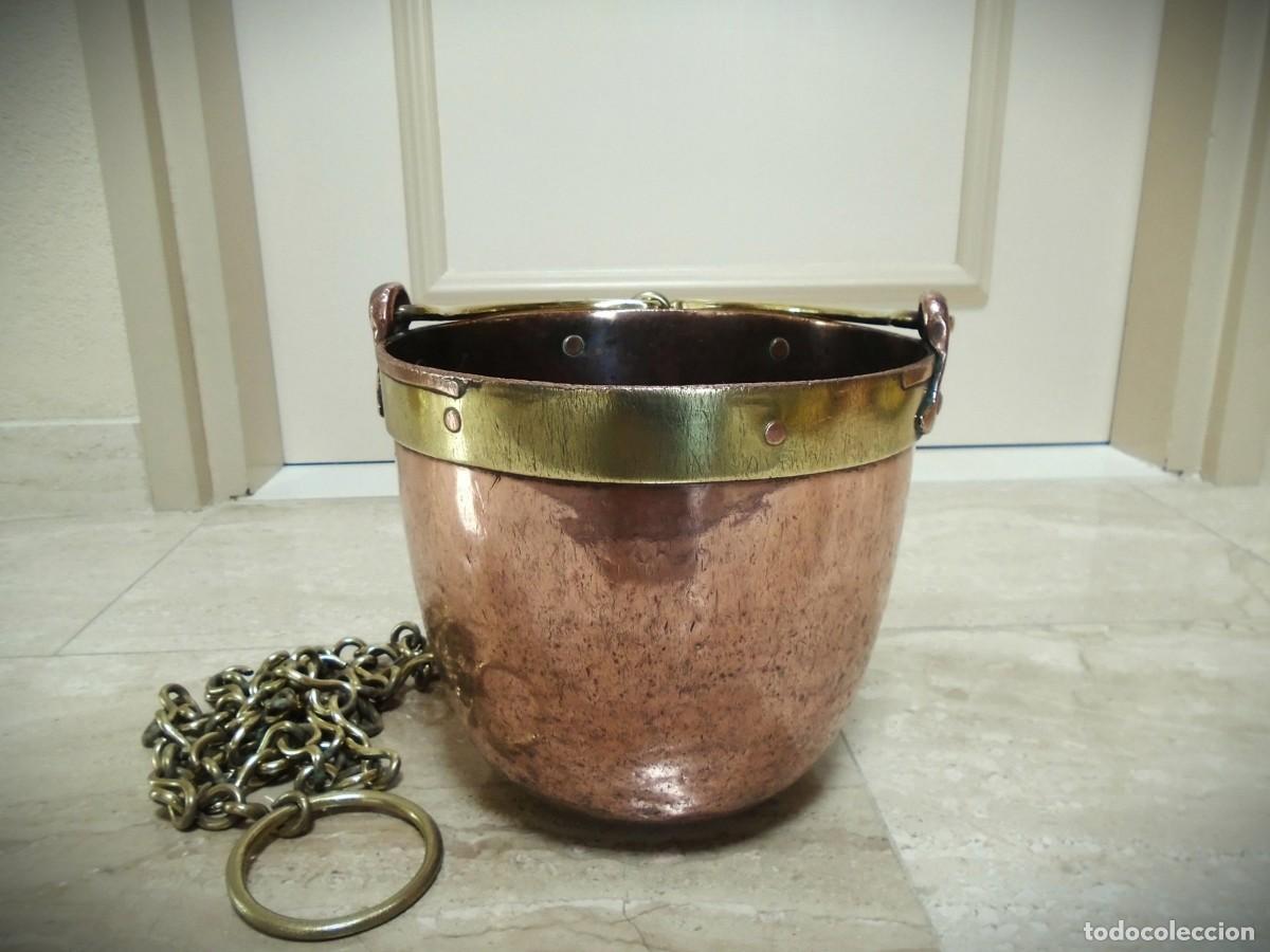 Antig&uuml;edades: CUBO DE POZO CLAVADO CON CADENA - COBRE, LAT&Oacute;N - PRIMERA MITAD DEL SIGLO XIX