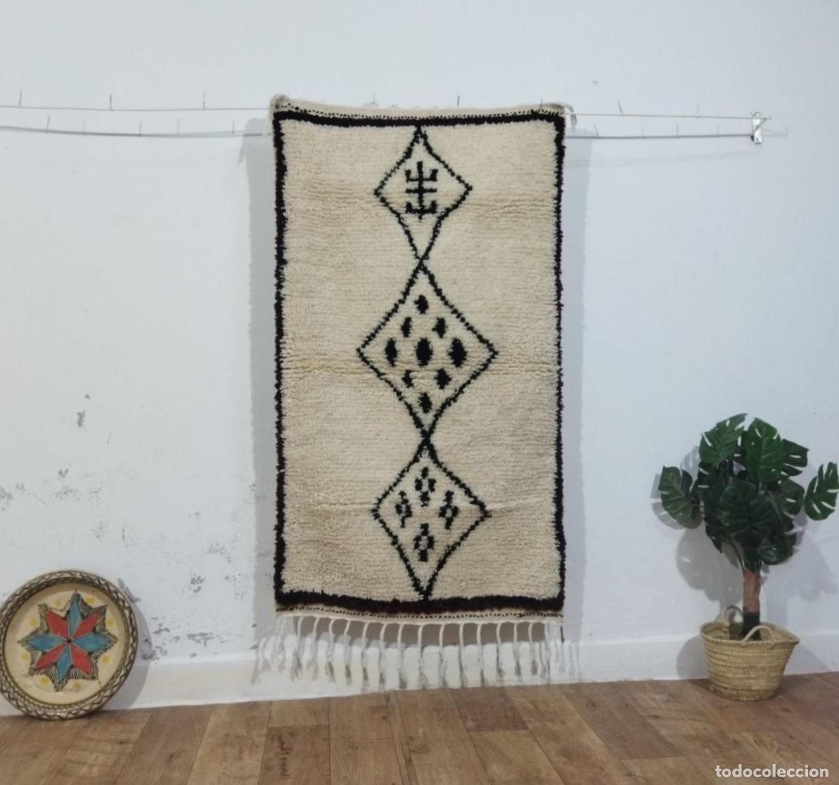 Antig&uuml;edades: Alfombra marroqu&iacute; 153x87 cm hecha a mano en Marruecos