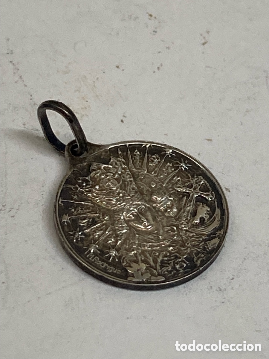 Antig&uuml;edades: Medalla de plata religiosa C561 - Foto 1