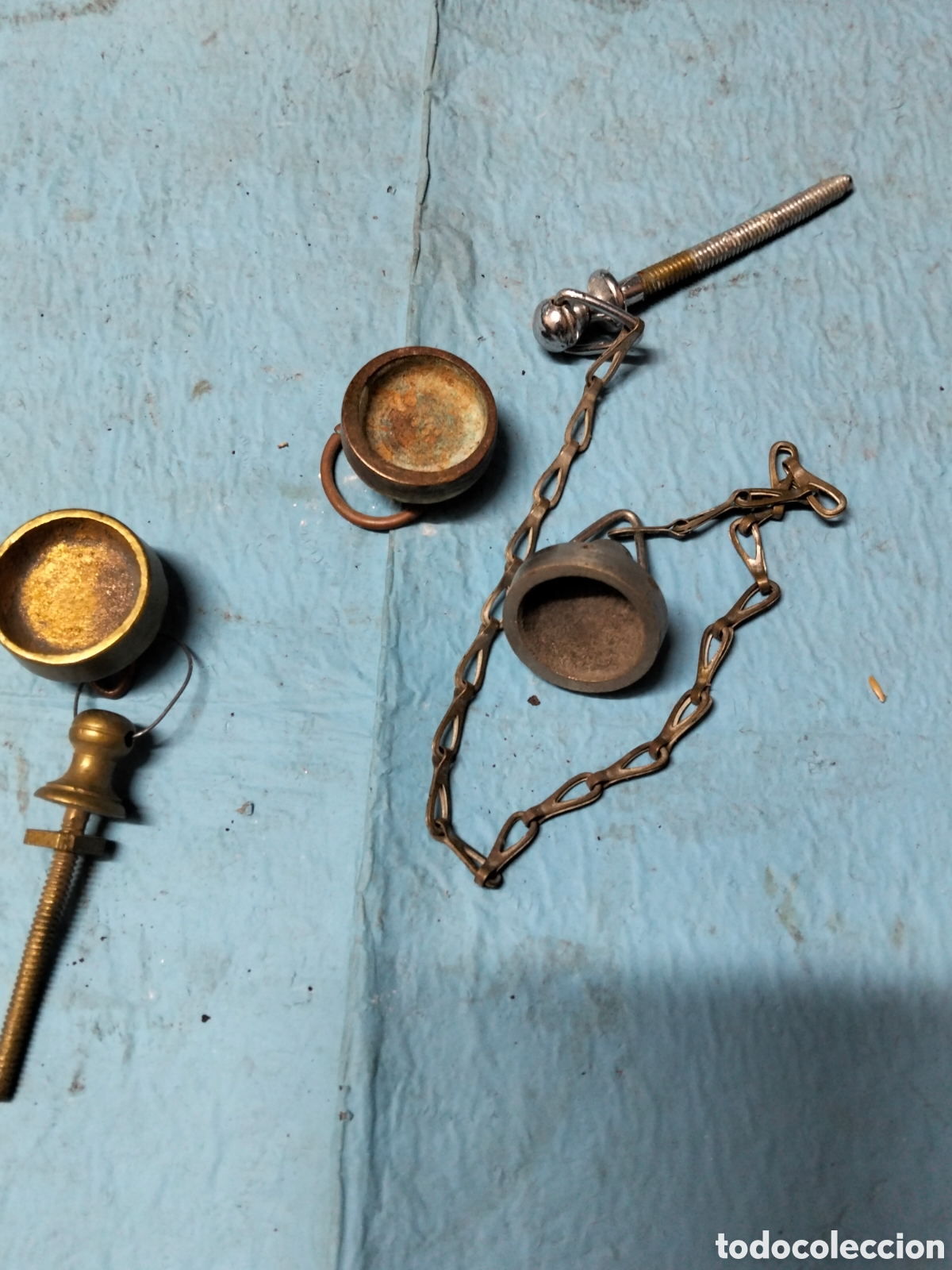Antig&uuml;edades: ANTIGUOS TAPONES DE BRONCE - Foto 3