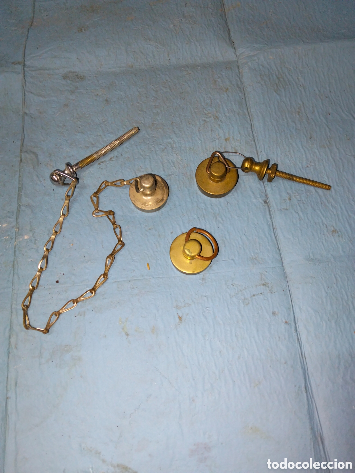 Antig&uuml;edades: ANTIGUOS TAPONES DE BRONCE - Foto 1