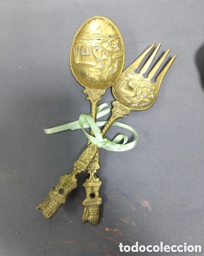 Antig&uuml;edades: Juego de Cuchara y Tenedor Bronce - Foto 2