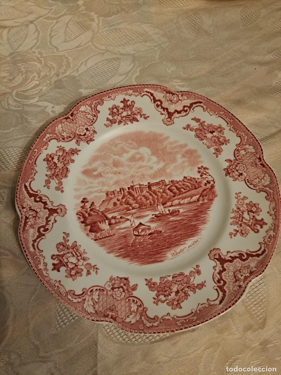 Antiques: Plato llano de porcelana Johnson Bros Old Britain Castles, England, Rojo.