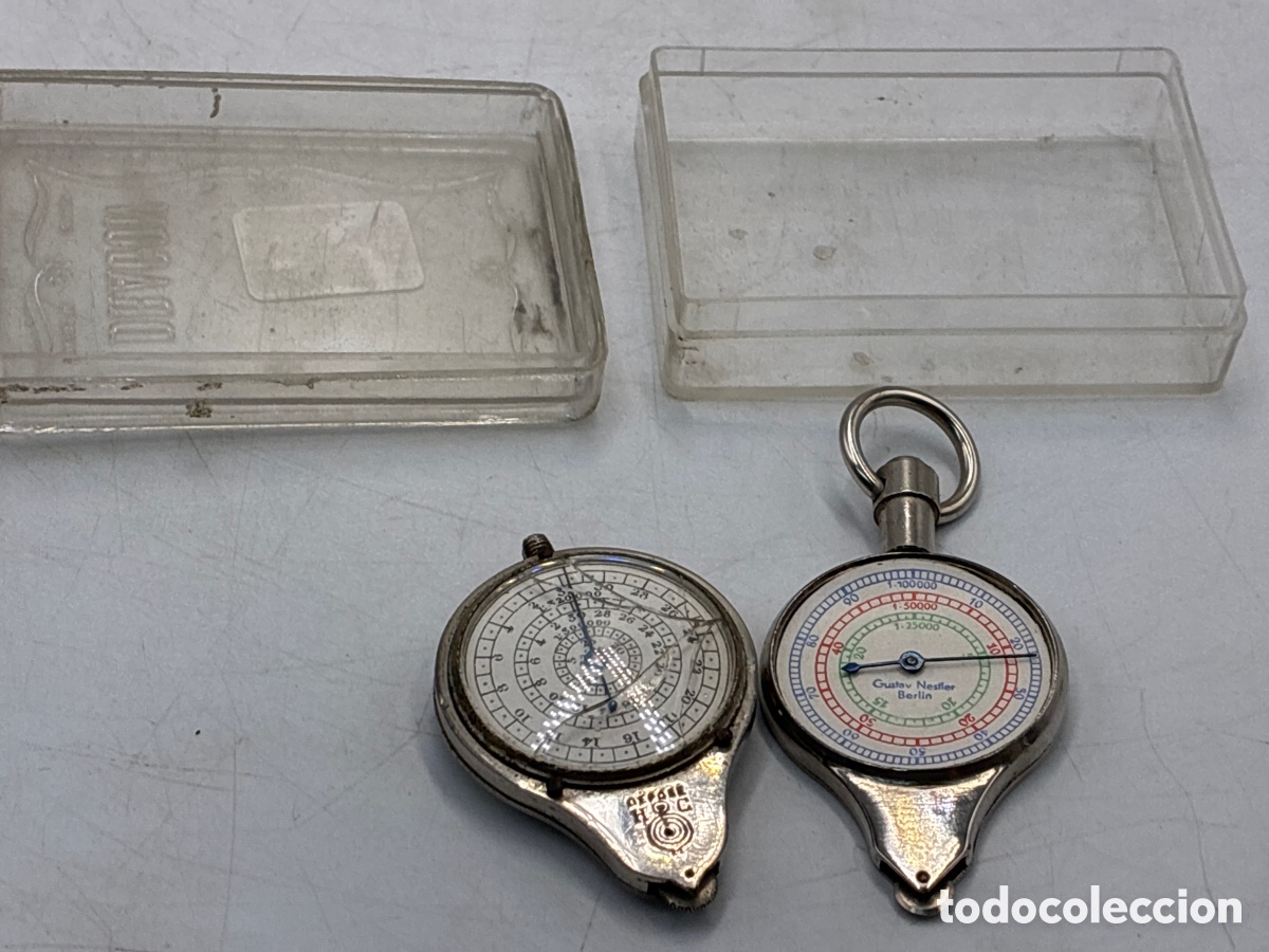 Antig&uuml;edades: Dos curvimetros con su caja.