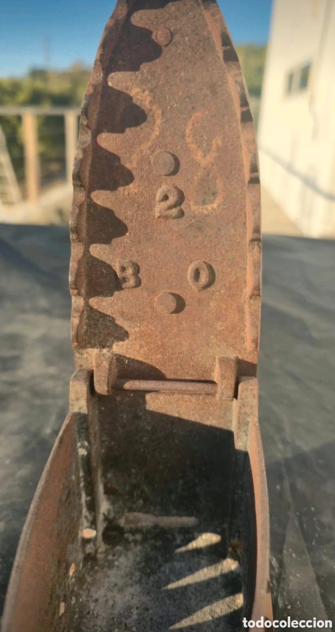 Antig&uuml;edades: Antigua plancha de carb&oacute;n - Foto 3