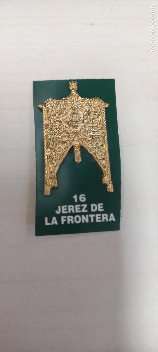 Antig&uuml;edades: JEREZ DE LA FRONTERA. 16. ESTANDARTE DE HERMANDAD ROCIERA. VIRGEN DEL ROCIO. MINIATURA INSIGNIA.