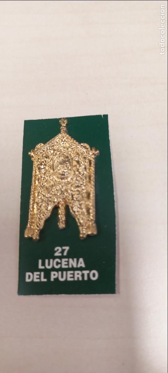 Antig&uuml;edades: LUCENA DEL PUERTO. 27. ESTANDARTE DE HERMANDAD ROCIERA. VIRGEN DEL ROCIO. MINIATURA INSIGNIA.