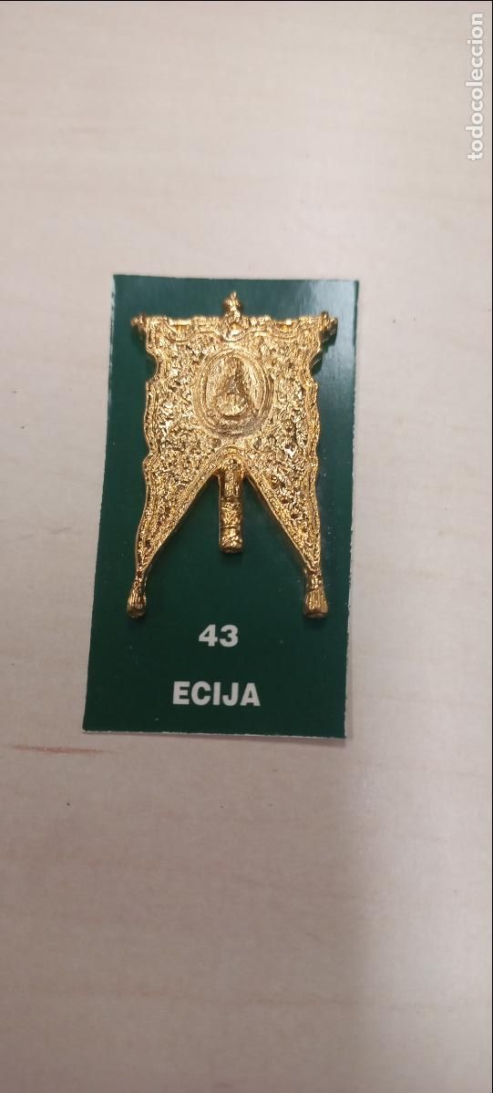 Antig&uuml;edades: ECIJA. 43. ESTANDARTE DE HERMANDAD ROCIERA. VIRGEN DEL ROCIO. MINIATURA INSIGNIA.