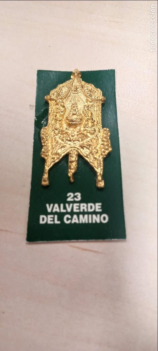 Antig&uuml;edades: VALVERDE DEL CAMINO. 23. ESTANDARTE DE HERMANDAD ROCIERA. VIRGEN DEL ROCIO. MINIATURA INSIGNIA.
