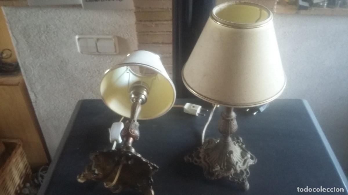 Antig&uuml;edades: LOTE DOS LAMPARAS MESILLA CON PIE DE BRONCE. FUNCIONANDO. - Foto 2