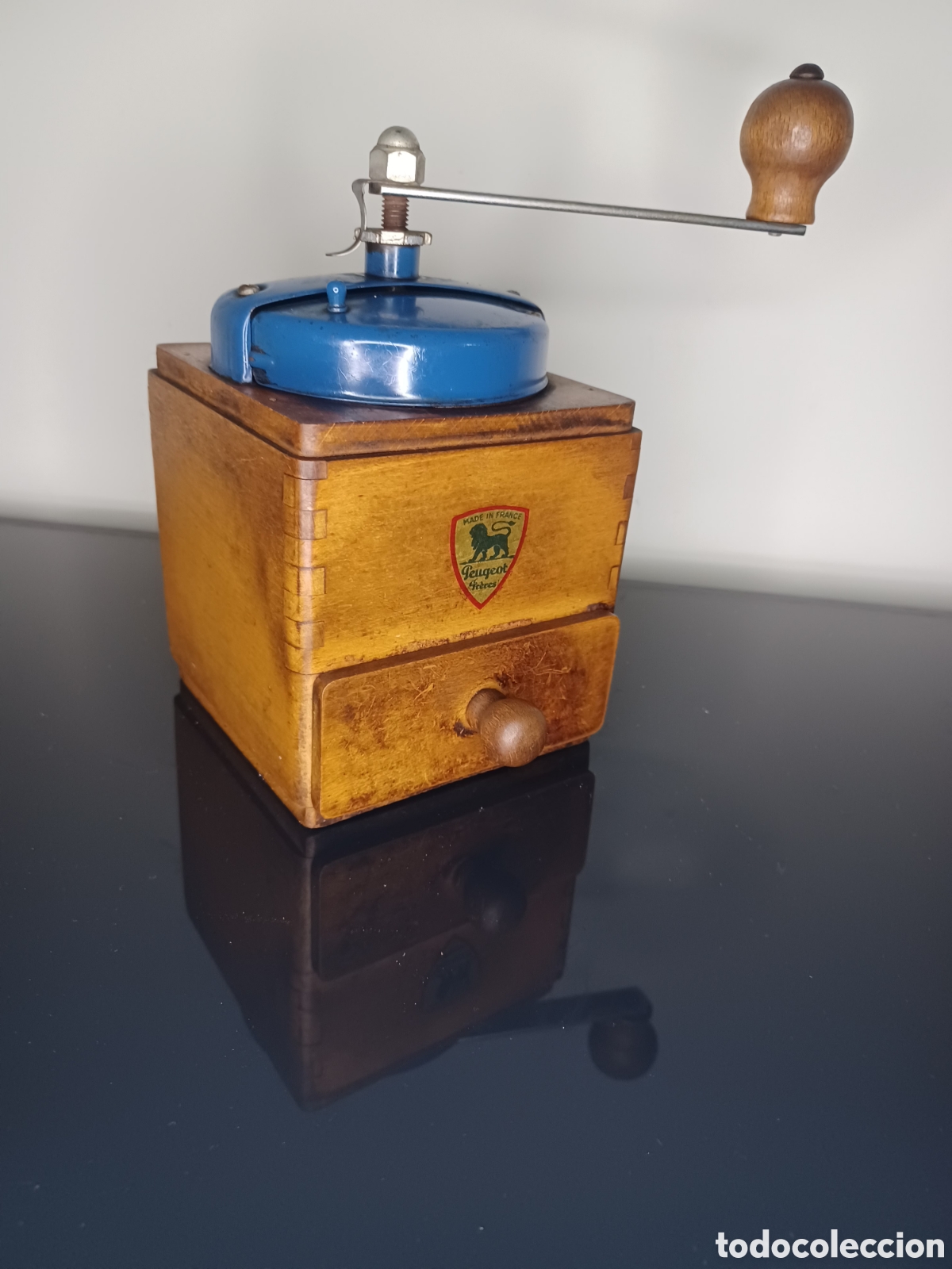 Antig&uuml;edades: Molinillo Peugeot Fr&egrave;res Azul. 100% Original. Sin Restaurar. Grabado en Manivela.