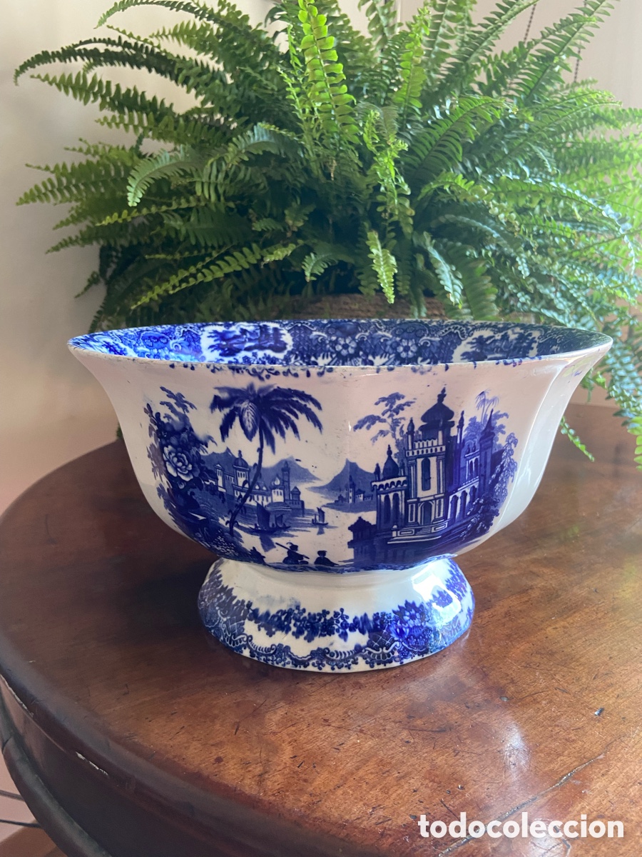Antig&uuml;edades: Bol con pie en loza &ldquo;P. y C.&rdquo; - Foto 1