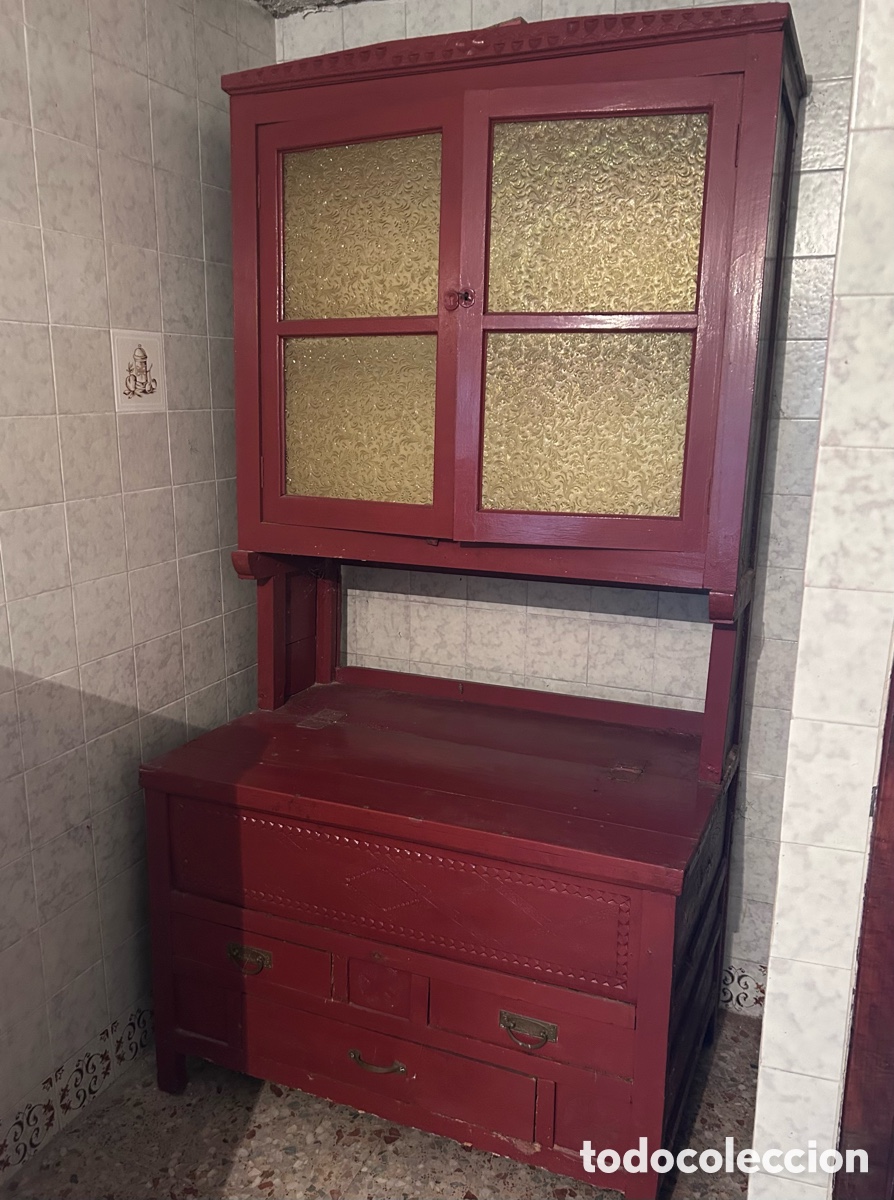 Antig&uuml;edades: ANTIGUO MUEBLE CON VITRINA, ARTESA Y DOS CAJONES.