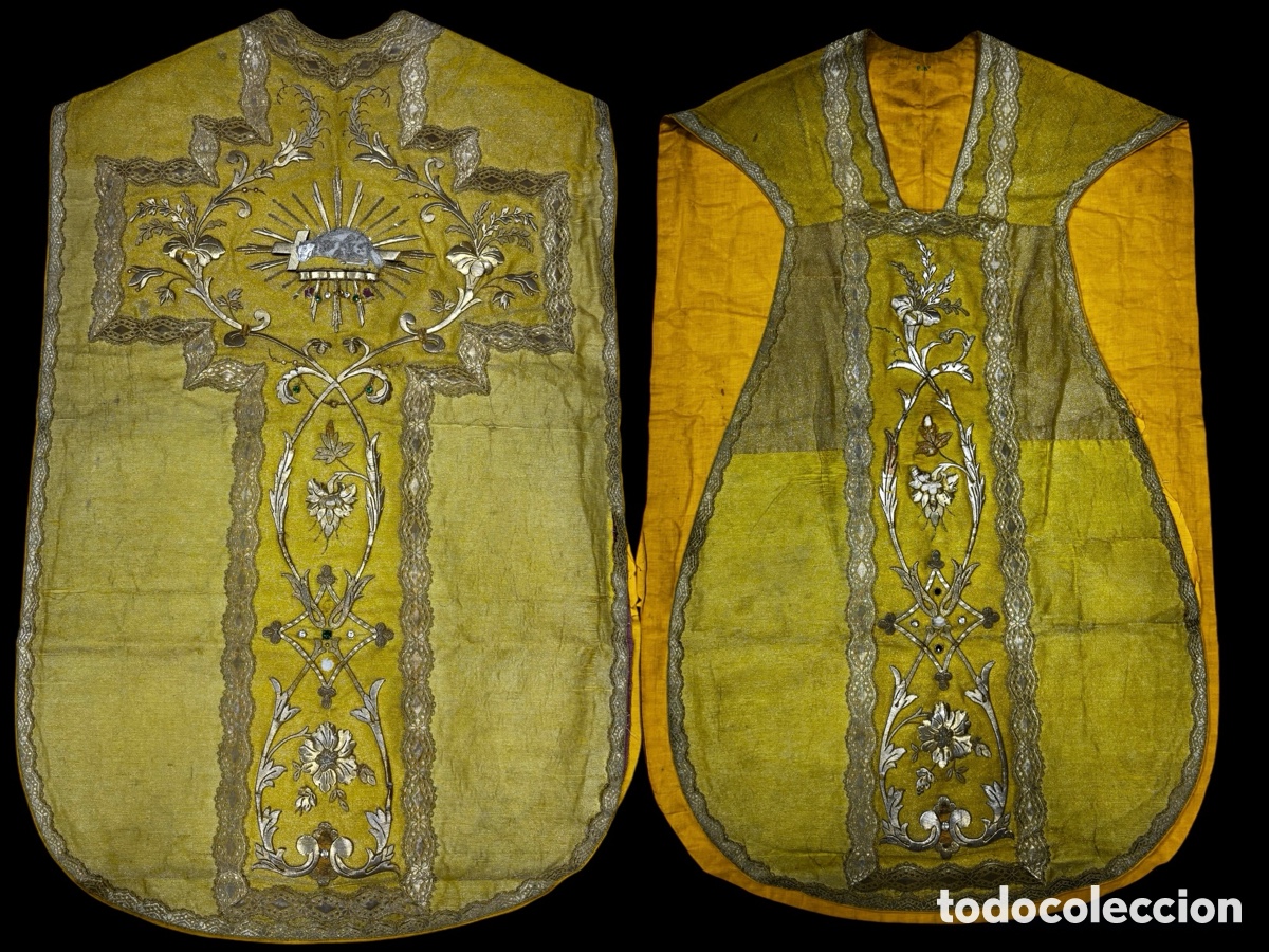 Antig&uuml;edades: Casulla bordada en oro. - Foto 1