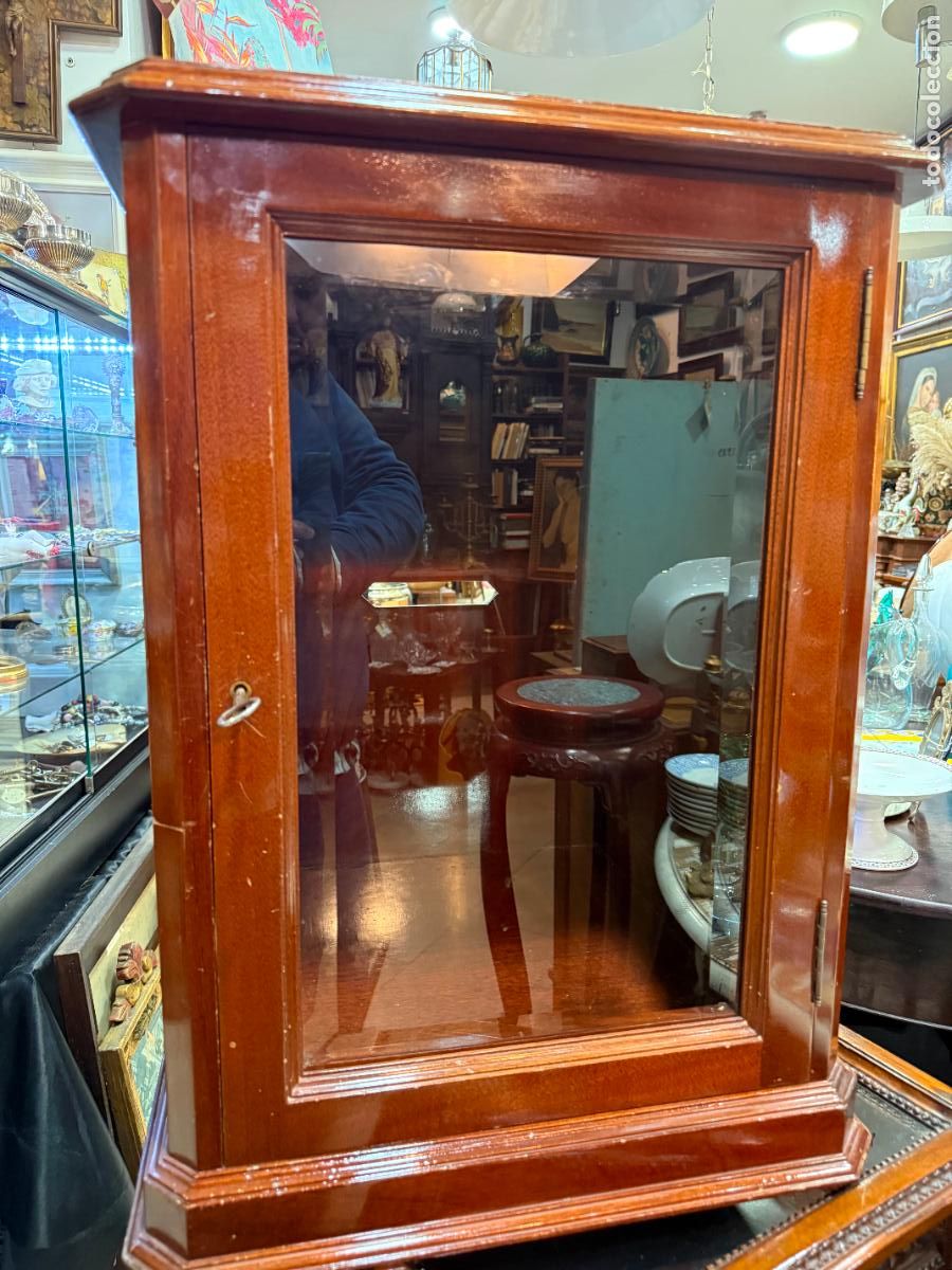 Antig&uuml;edades: VITRINA HORNACINA DE CAOBA - MEDIDA INTERIOR 60X40X40 CM - RELIGIOSO