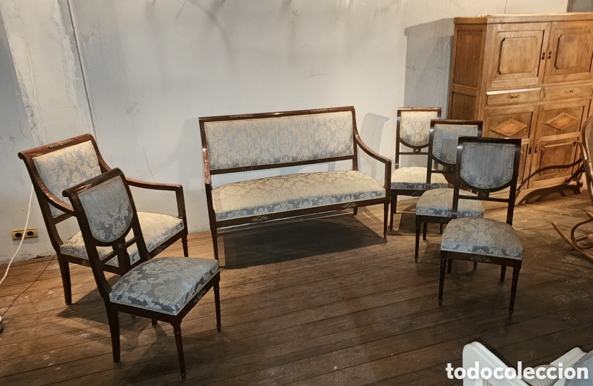 Antig&uuml;edades: Conjunto de sof&aacute; y sillas - Foto 1