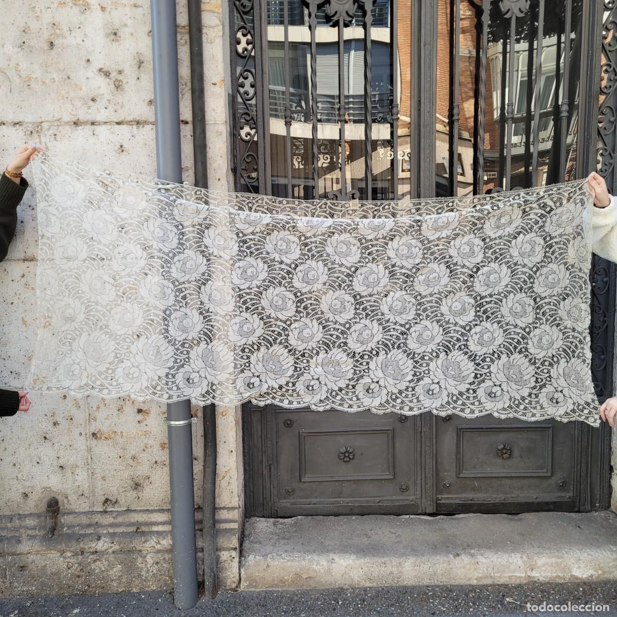 Antig&uuml;edades: Antigua Mantilla de encaje blanco - Foto 5