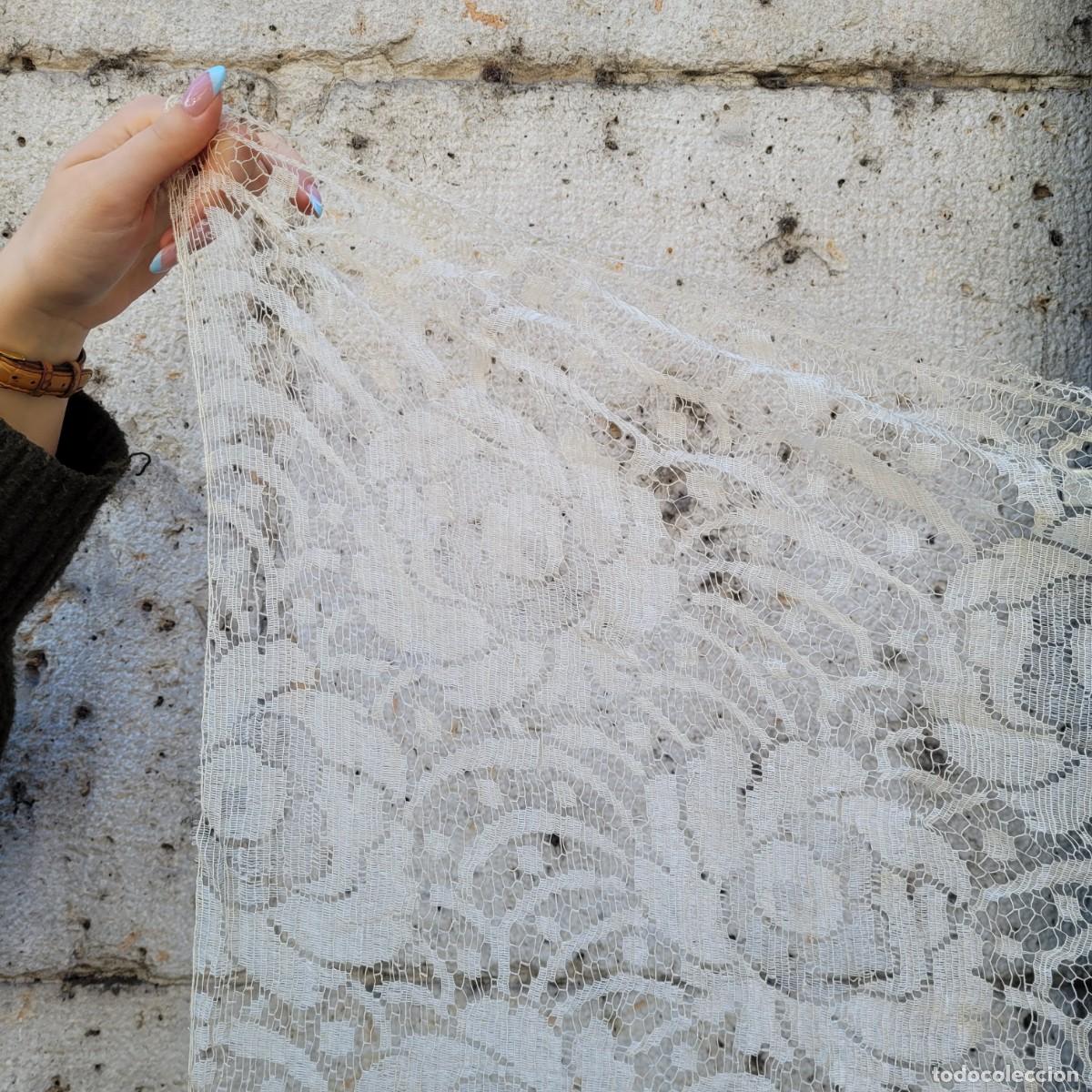 Antig&uuml;edades: Antigua Mantilla de encaje blanco - Foto 7