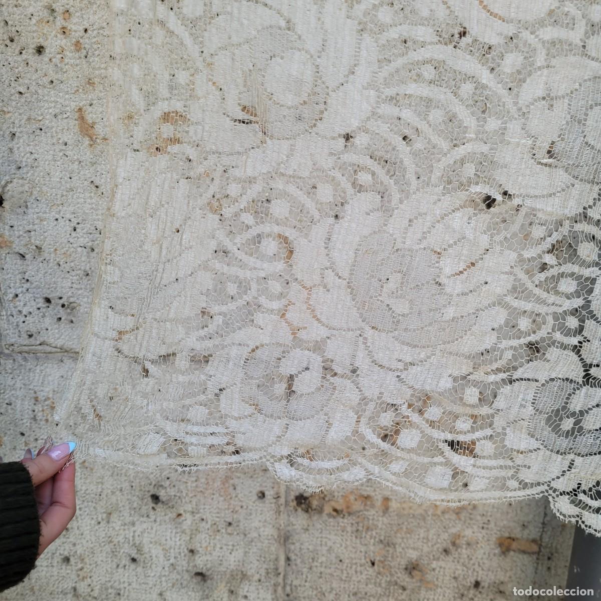 Antig&uuml;edades: Antigua Mantilla de encaje blanco - Foto 9