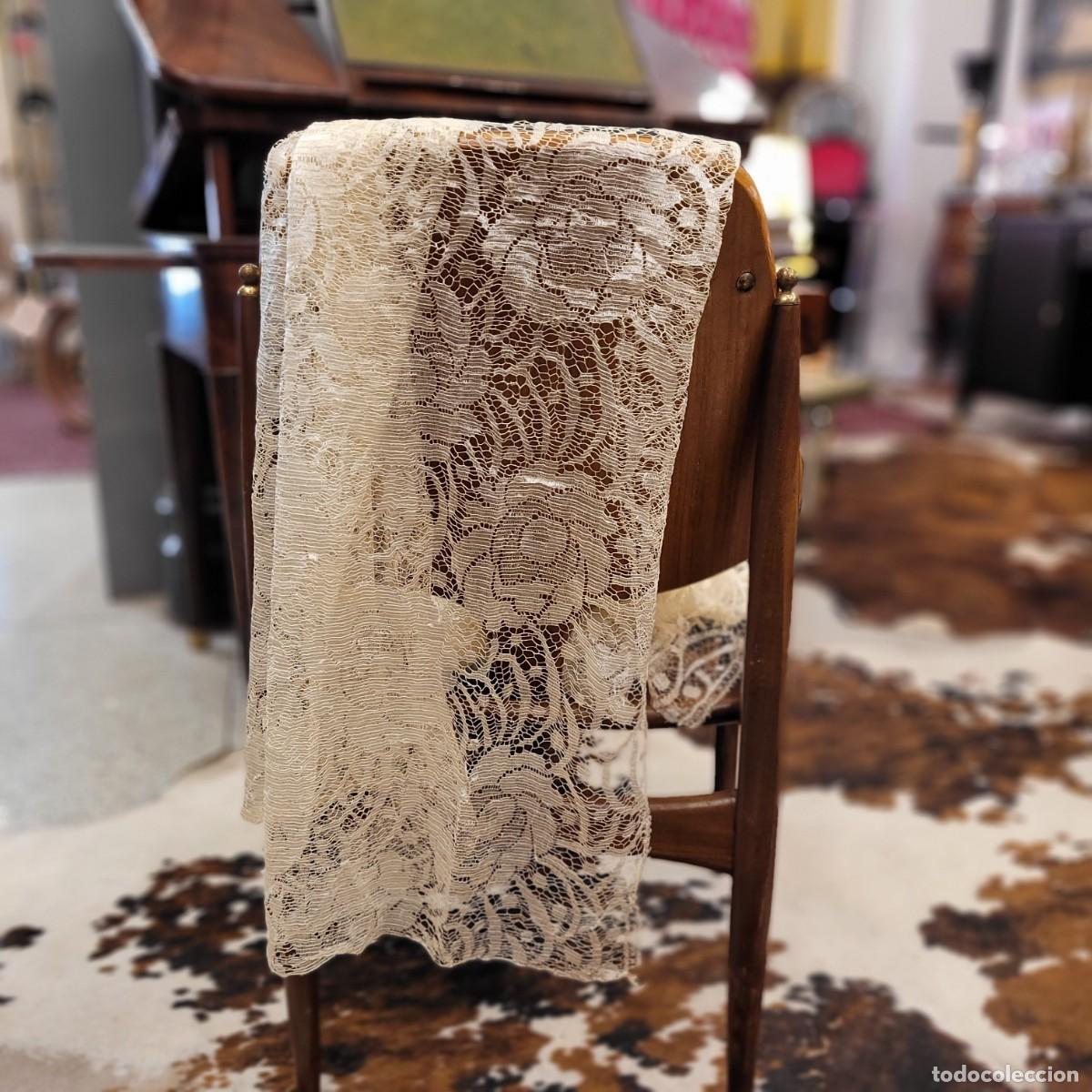 Antig&uuml;edades: Antigua Mantilla de encaje blanco - Foto 21