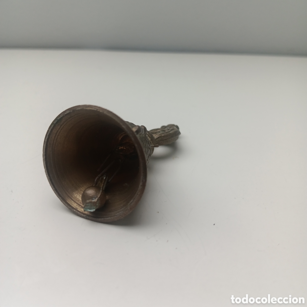 Antig&uuml;edades: Campanilla antigua de bronce - Foto 2