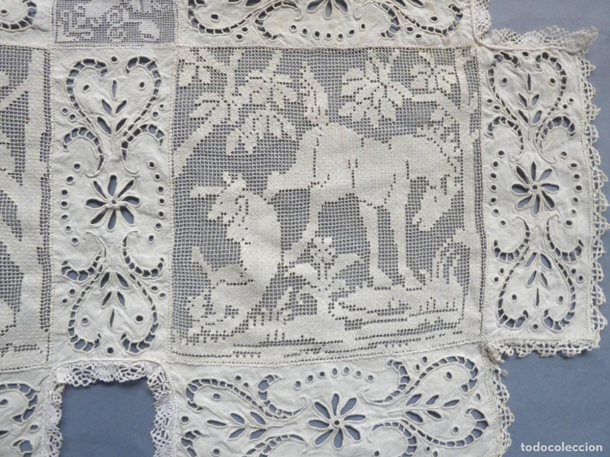 Antig&uuml;edades: ANTIGUO TAPETE DE LINO Y ENCAJE DE RED S.XIX