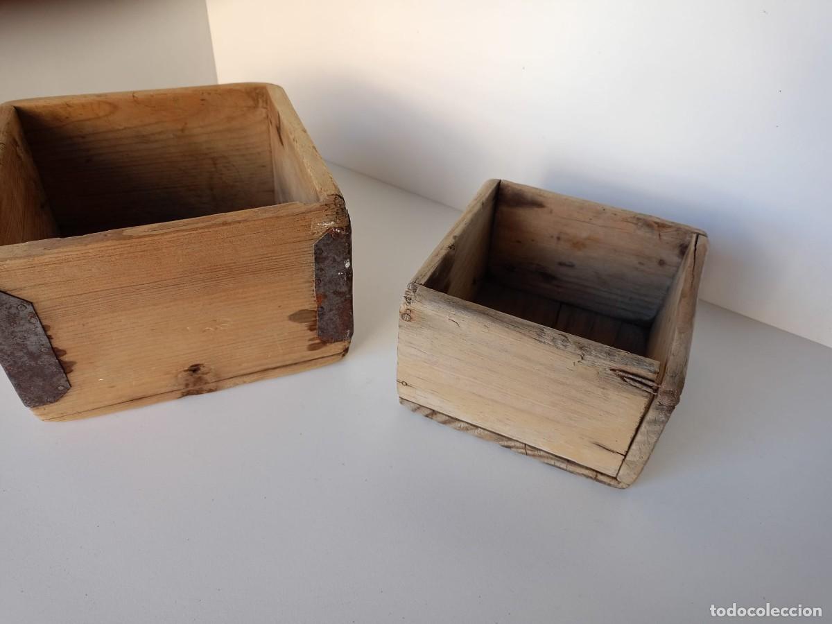 Antig&uuml;edades: Pareja de celemines de madera - Foto 1