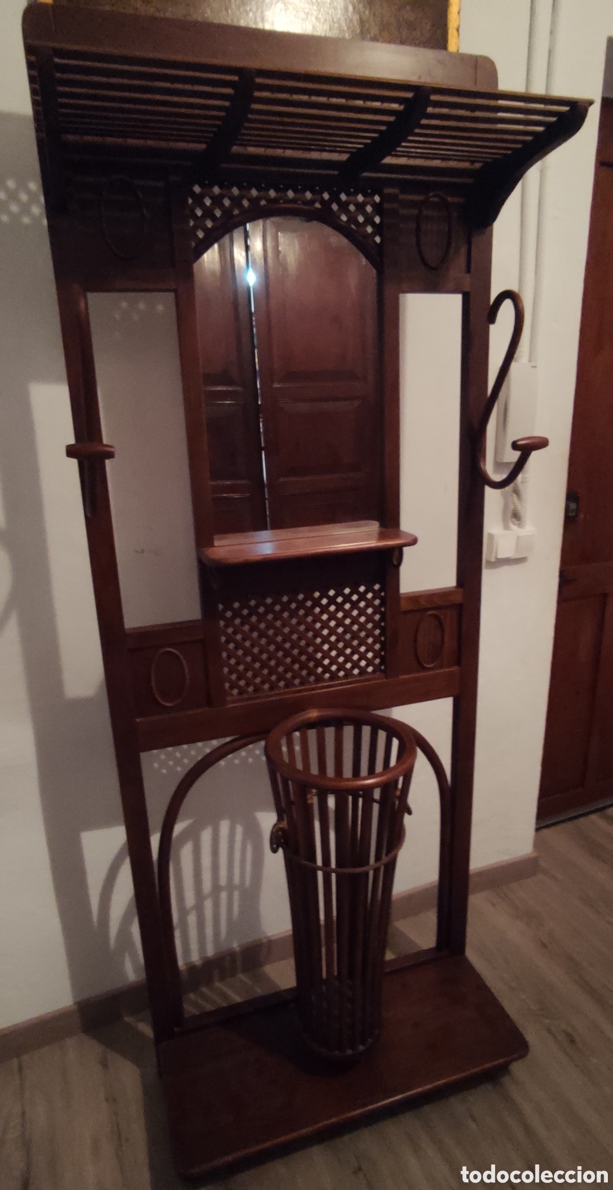 Antig&uuml;edades: Mueble recibidor tipo Thonet - Foto 1
