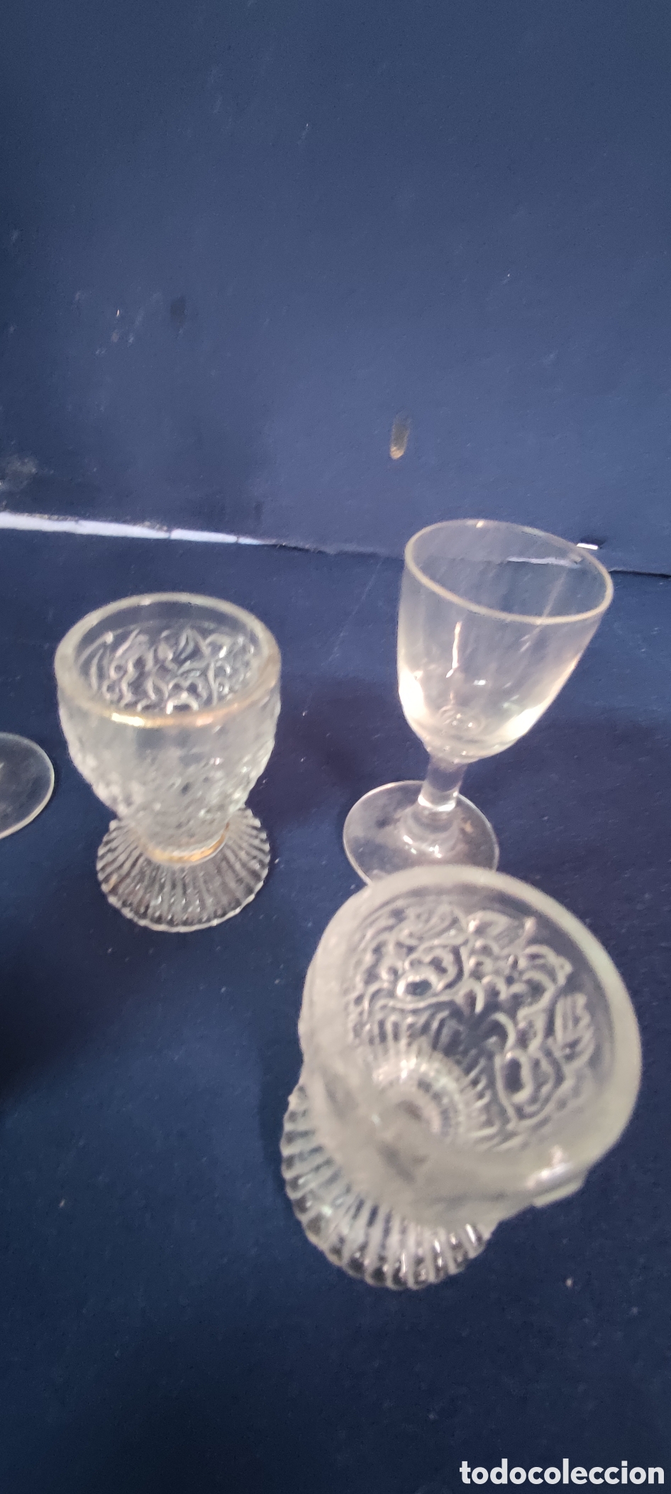 Antig&uuml;edades: Juego 5 vasos de licor - Foto 5