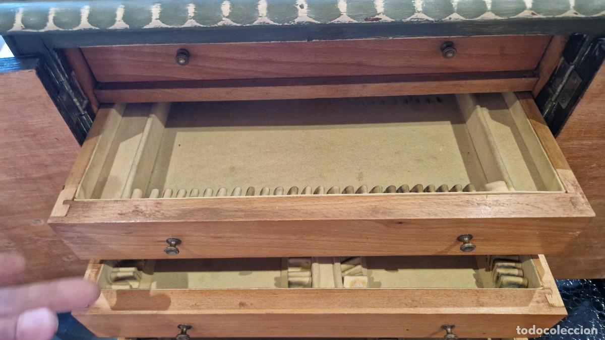 Antig&uuml;edades: Mueble cubertero con 5 cajones - Foto 8