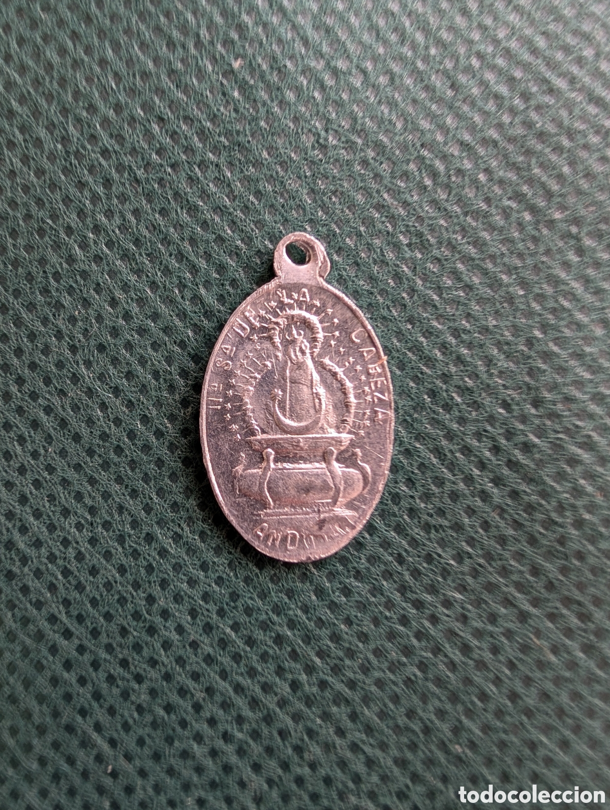 Antig&uuml;edades: Medalla Virgen de la Cabeza oval antigua aluminio