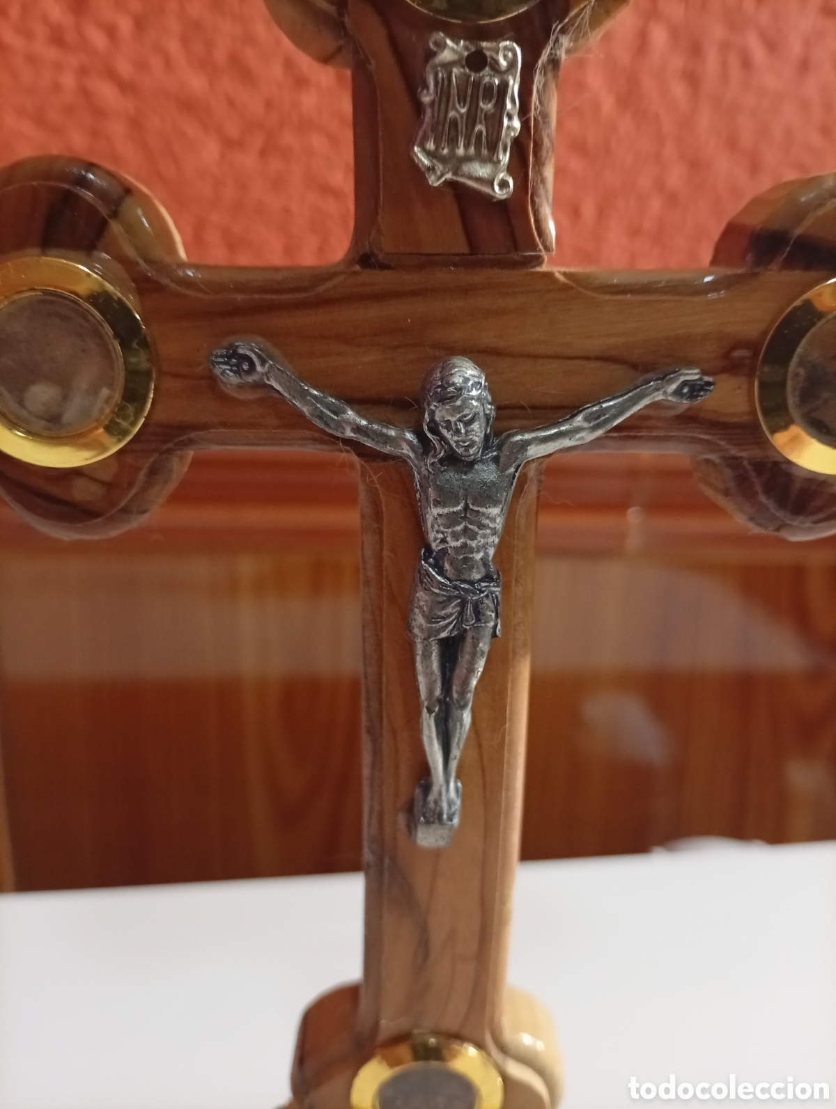 Antig&uuml;edades: Crucifijo de madera y metal - Foto 3