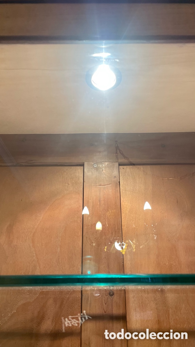 Antig&uuml;edades: Mueble vitrina de casta&ntilde;o macizo - Foto 3
