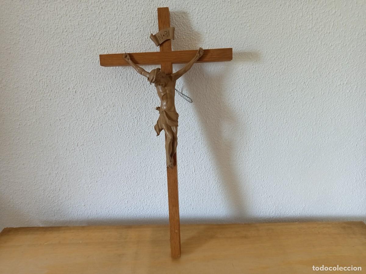 Antig&uuml;edades: Antiguo Crucifijo de Madera - Foto 1