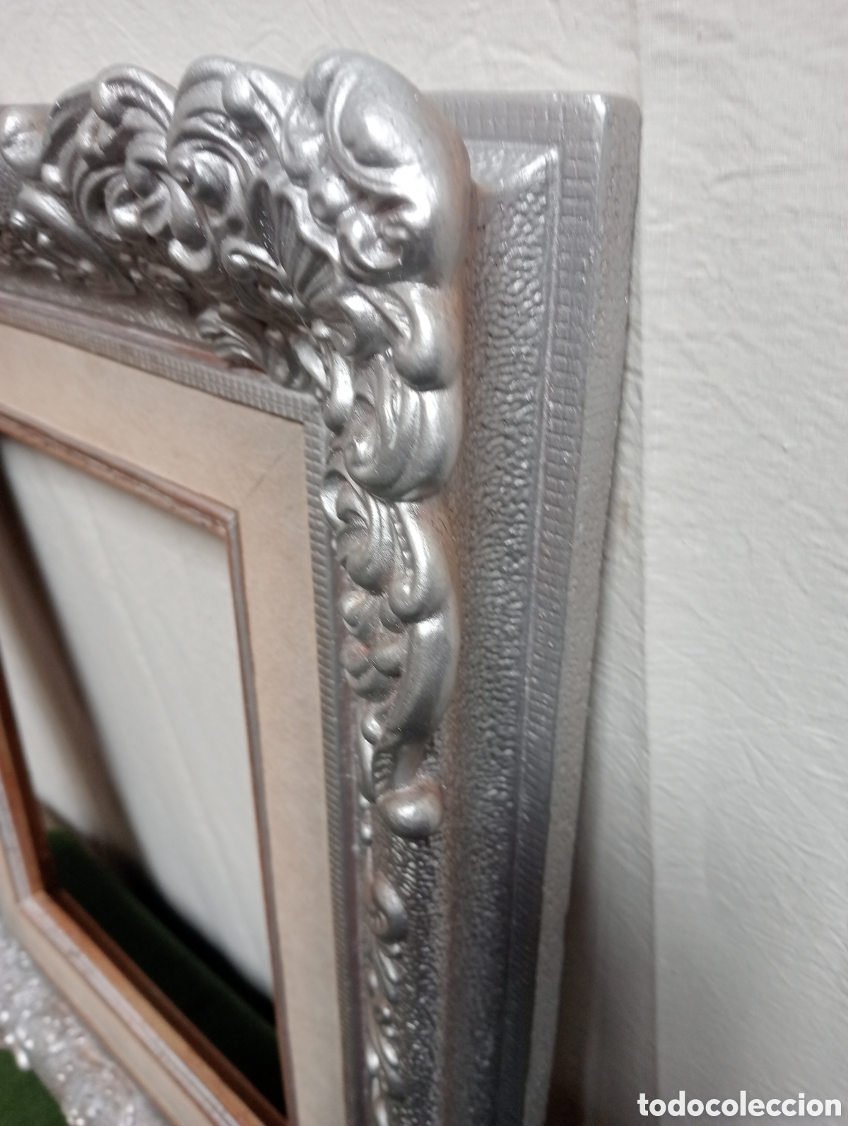 Antig&uuml;edades: Marco de talla en madera acabada Plata - Foto 2