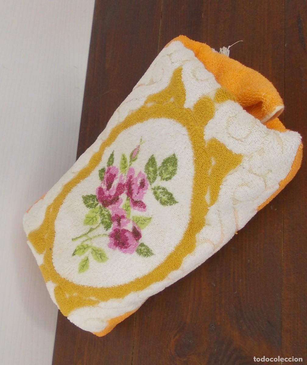 Antig&uuml;edades: Toalla decorativa vintage con flores y flecos Textil antiguo ideal para decoraci&oacute;n