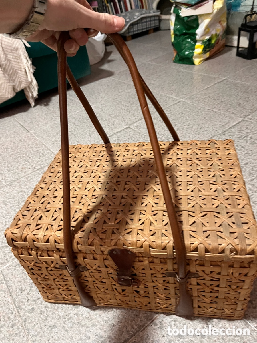 Antiguidades: Antigua cesta de picnic a&ntilde;os 70-80, parece que nunca usada