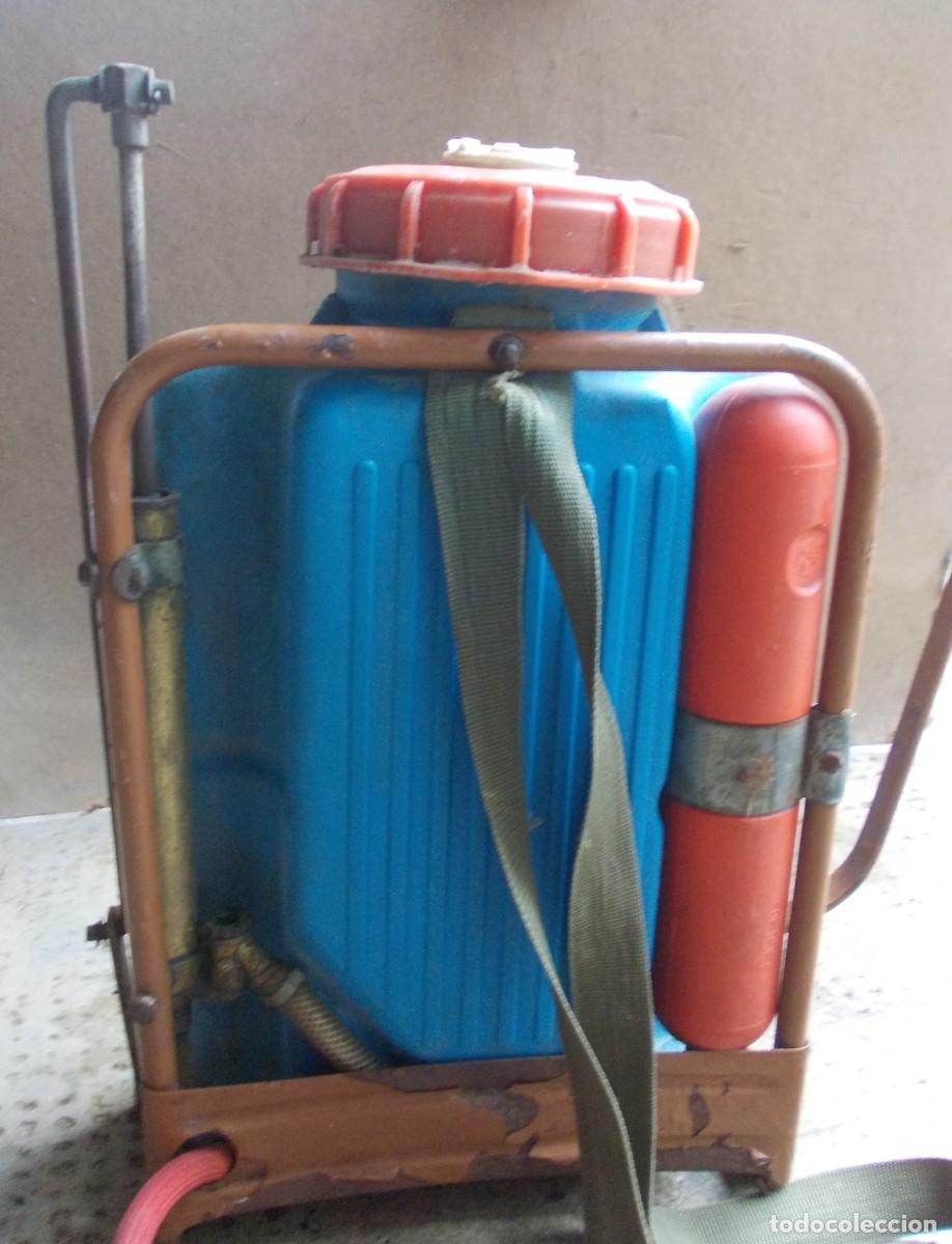 Oggetti Antichi: Mochila Pulverizador MONISOL 16 litros mochila agr&iacute;cola Made in Spain jardiner&iacute;a vintage