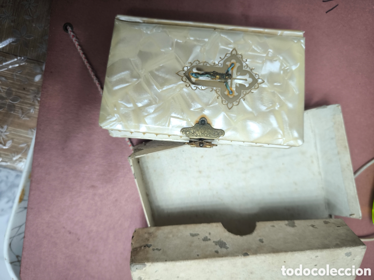 Antig&uuml;edades: Libro primera comuni&oacute;n a&ntilde;os 60 - Foto 1
