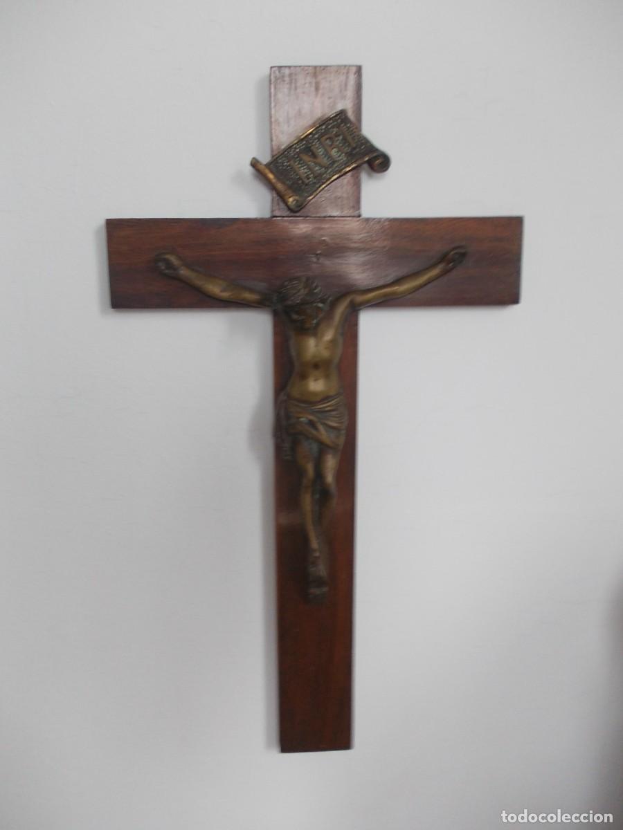 Oggetti Antichi: Crucifijo antiguo madera y metal Cristo INRI arte sacro religioso vintage devoci&oacute;n colecci&oacute;n