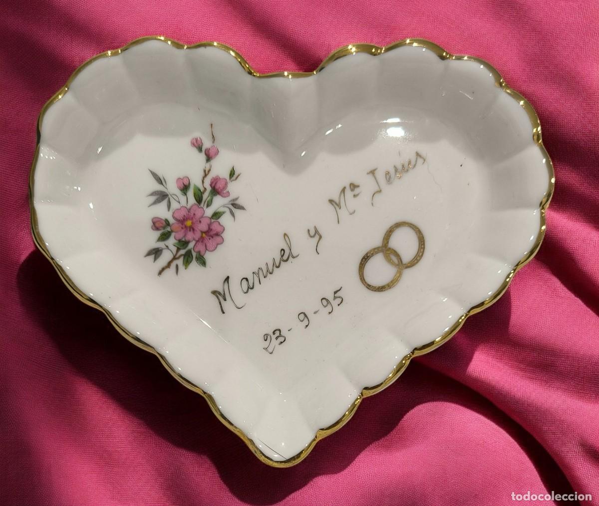 Antiquit&eacute;s: Antiguo Recuerdo de Boda en Porcelana con Forma de Coraz&oacute;n