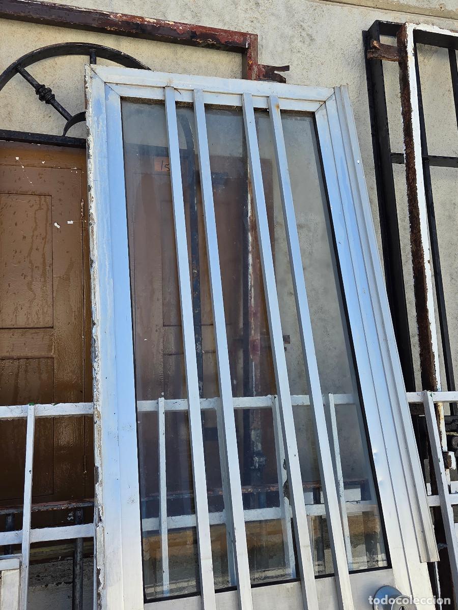 Antig&uuml;edades: puerta de aluminio vintage - Foto 4