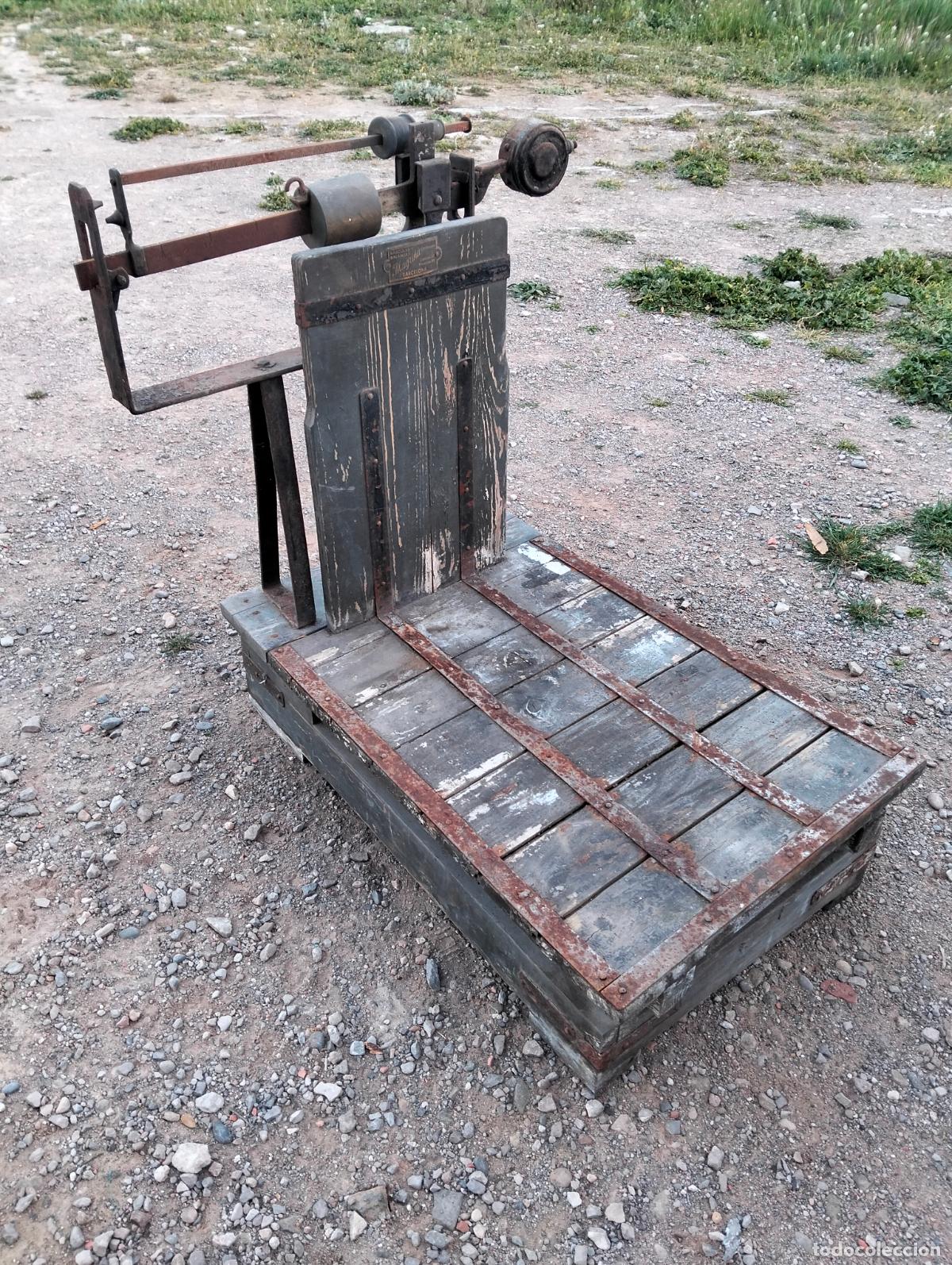 Antiquit&auml;ten: Antigua b&aacute;scula pesaje grande agr&iacute;cola f&aacute;brica balanza para sacos madera hierro Magri&ntilde;&aacute; a&ntilde;os 40-50