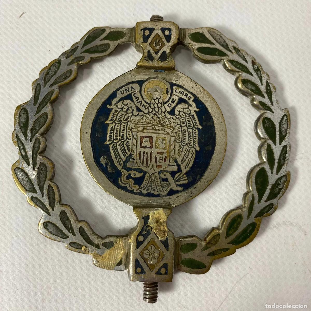 Antig&uuml;edades: &Aacute;guila de San Juan laureada en metal 1958.