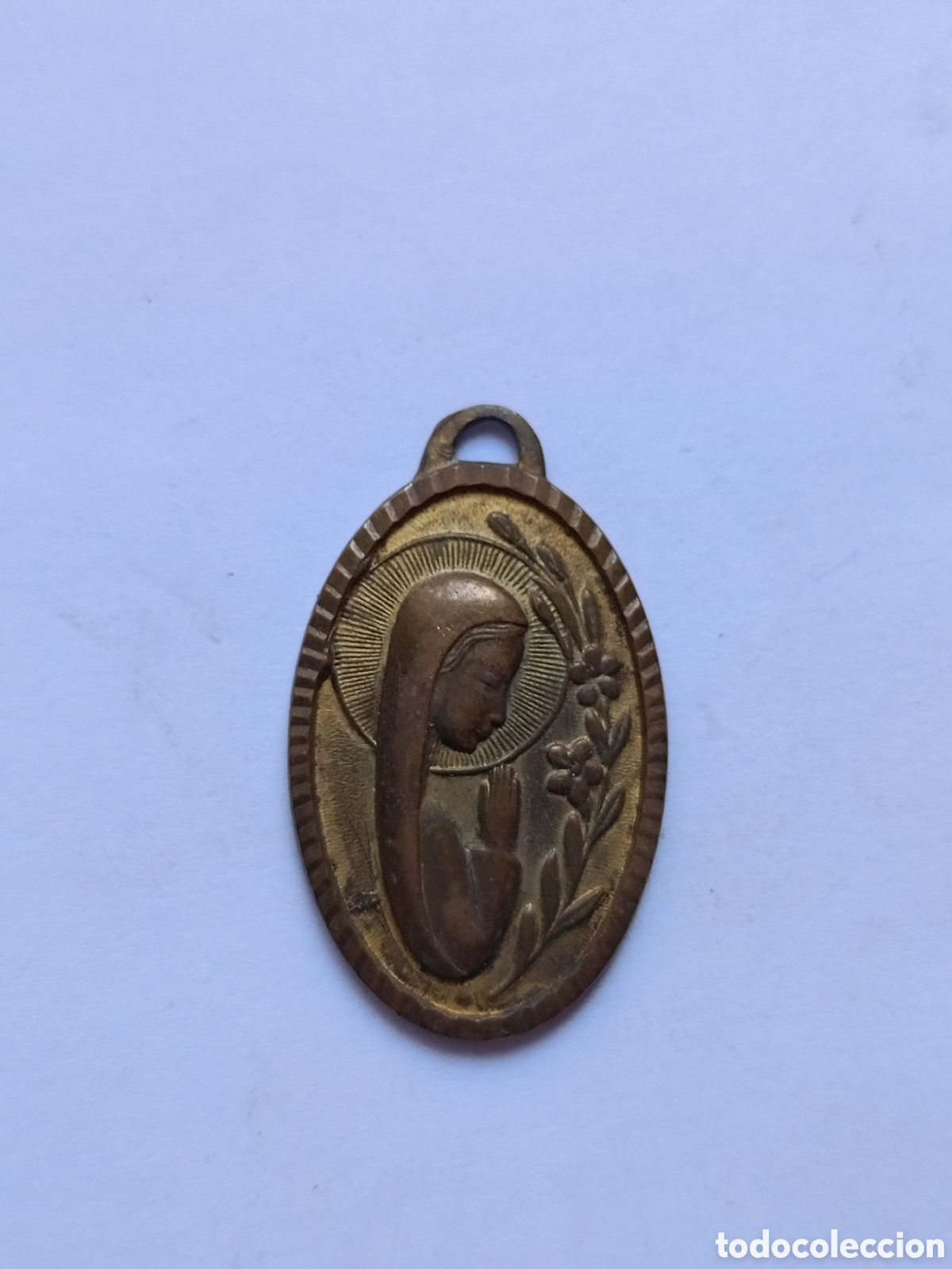 Antig&uuml;edades: Antiguo colgante medalla Virgen de F&aacute;tima lat&oacute;n